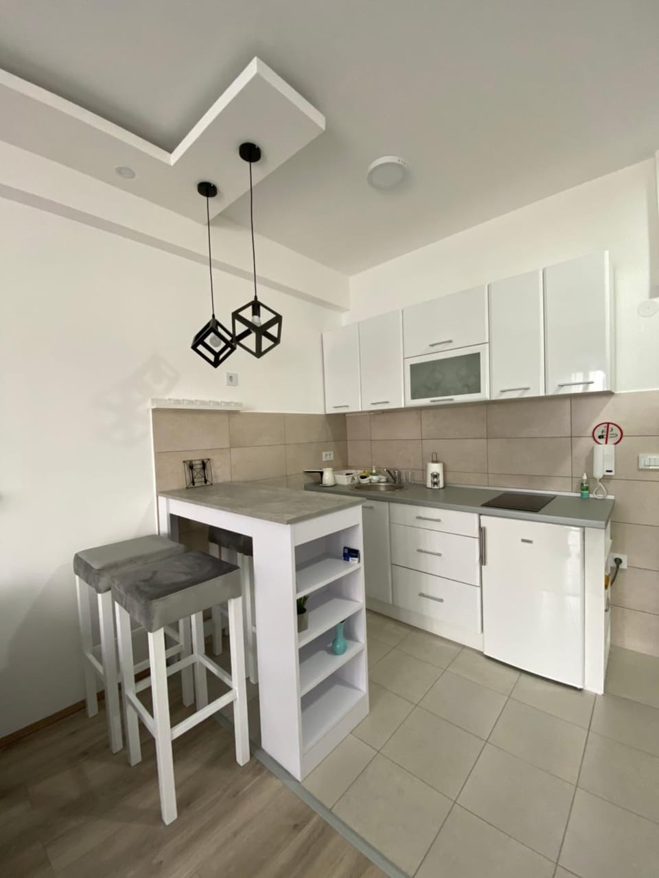 Kitchen or kitchenette, Dining area, dishwasher, minibar, pet friendly, stove