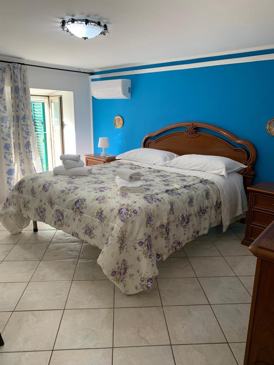 Bedroom, Inner courtyard view