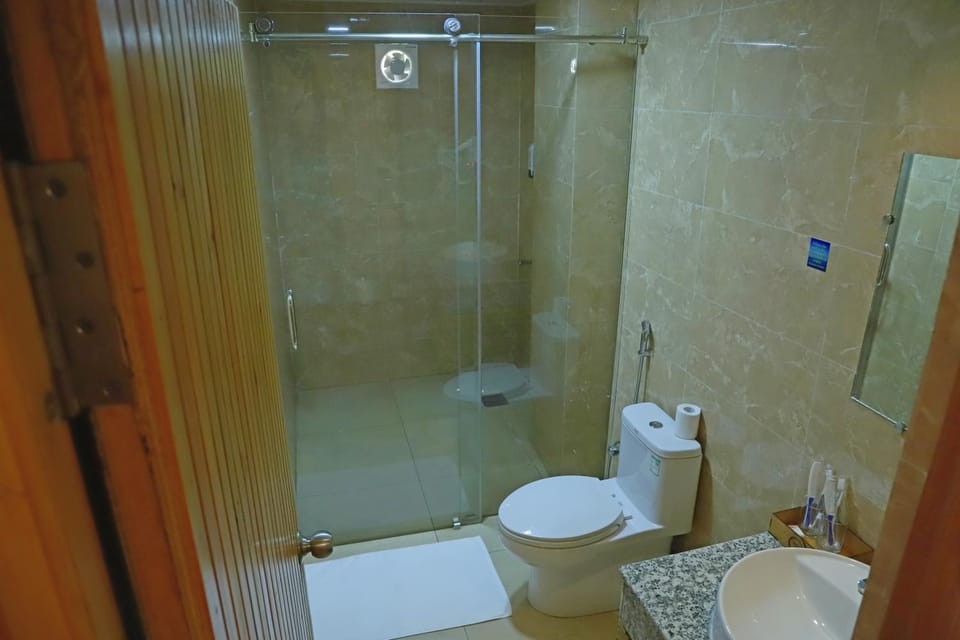 Shower, Toilet, Bathroom