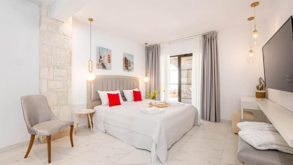 Bed, TV and multimedia, Bedroom, towels