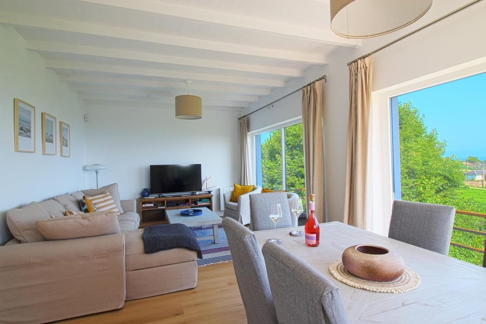 TV and multimedia, Living room, internet