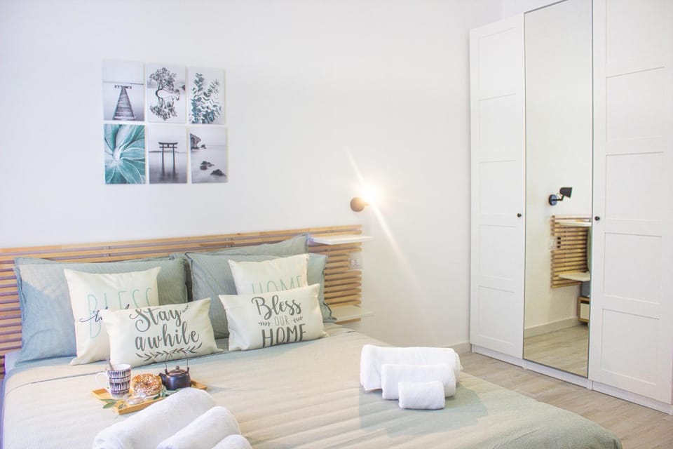 Bed, Photo of the whole room, Bedroom, towels, wardrobe