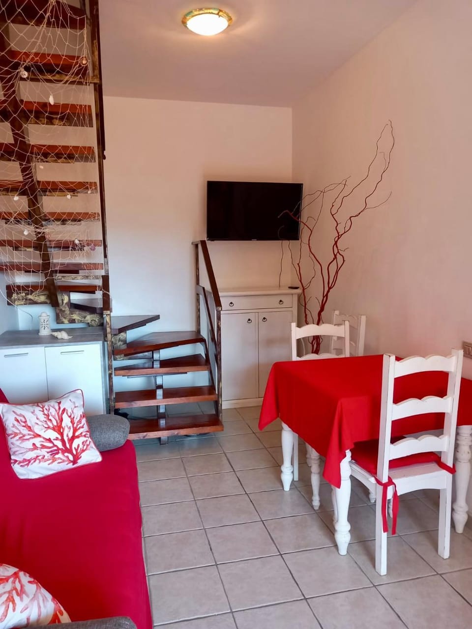 Communal lounge/ TV room, TV and multimedia, Living room, Seating area, Dining area