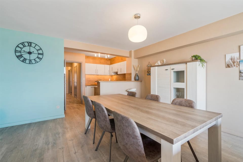 Dining area, kitchen