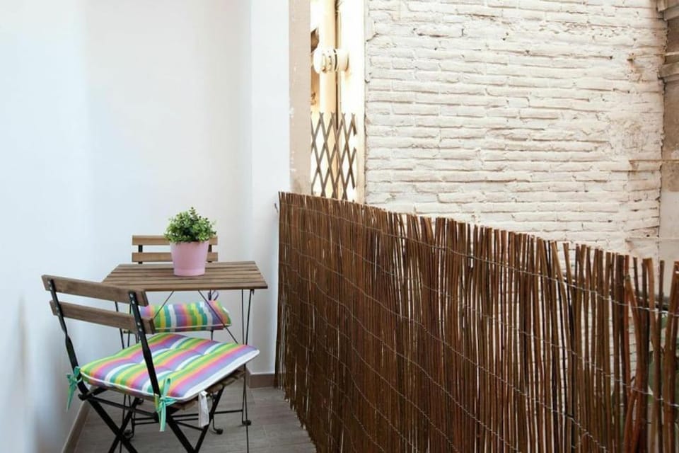 Bed&BCN Enamorats Apartment in Barcelona