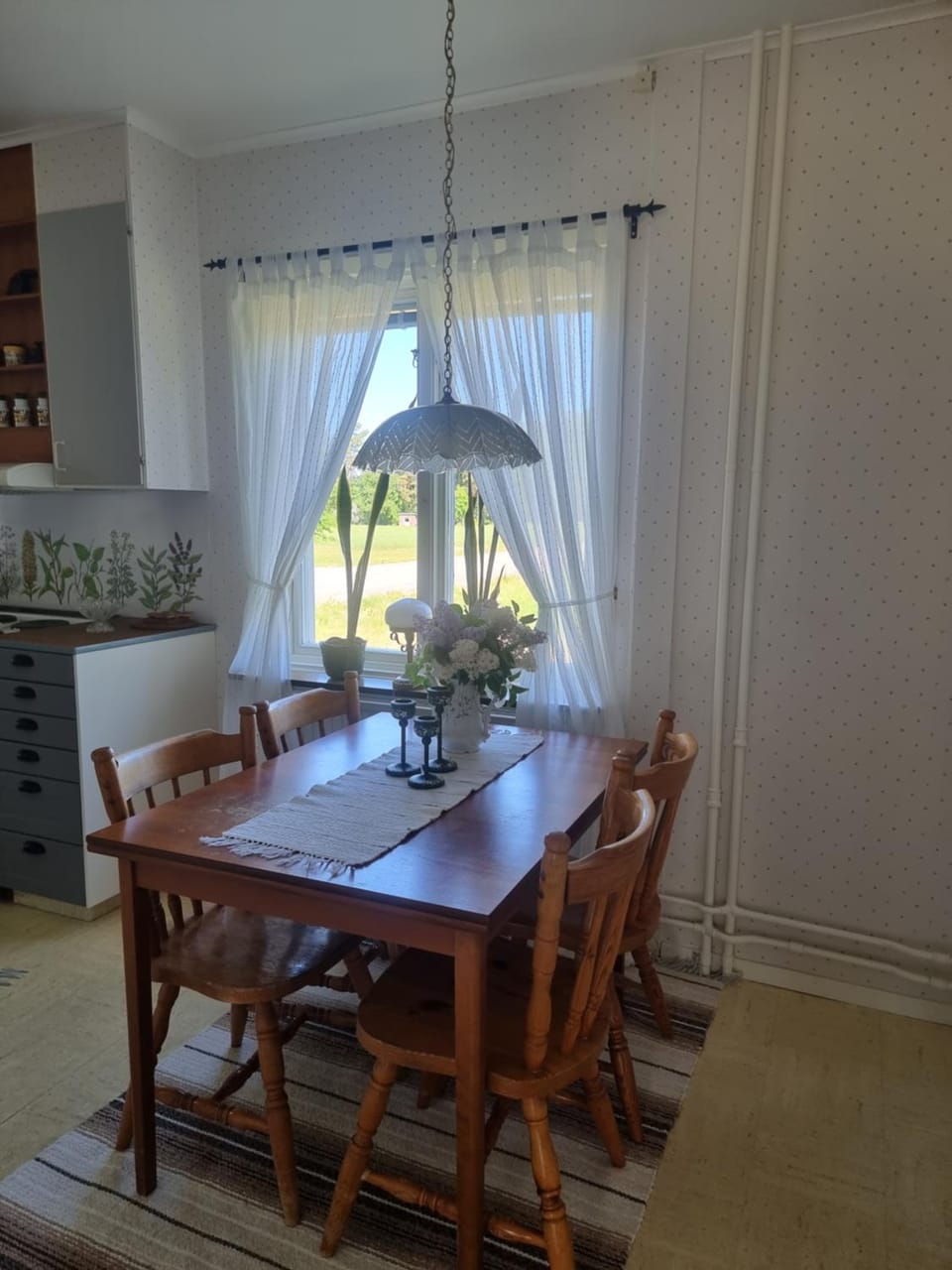Dining area, kitchen