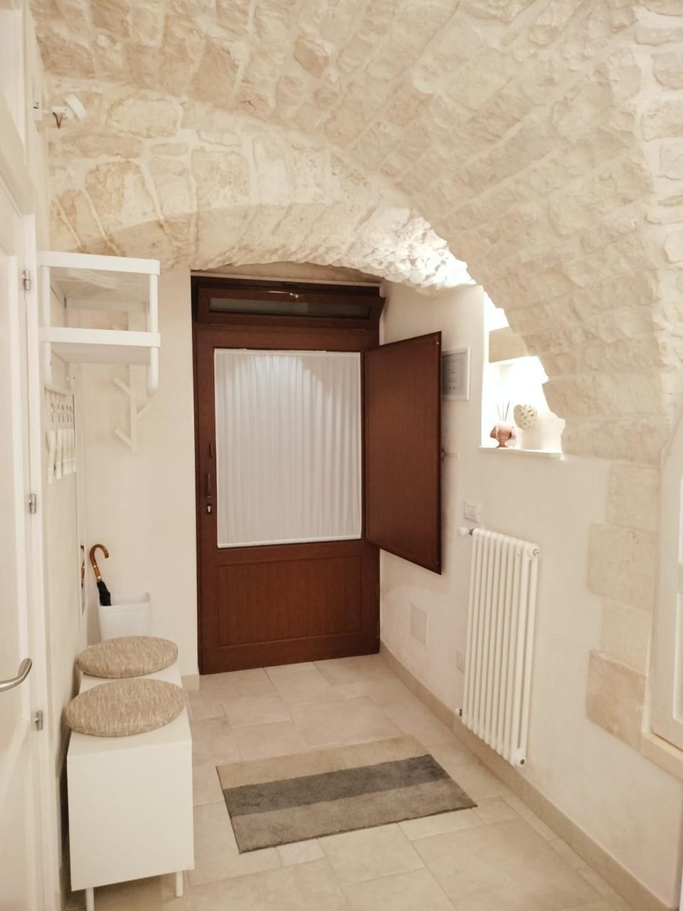 Facade/entrance, Other, Decorative detail, internet, internet, air conditioner, air conditioner