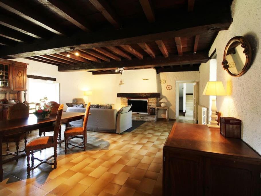 Agréable maison de campagne 12 voyageurs House in Bourgogne-Franche-Comté