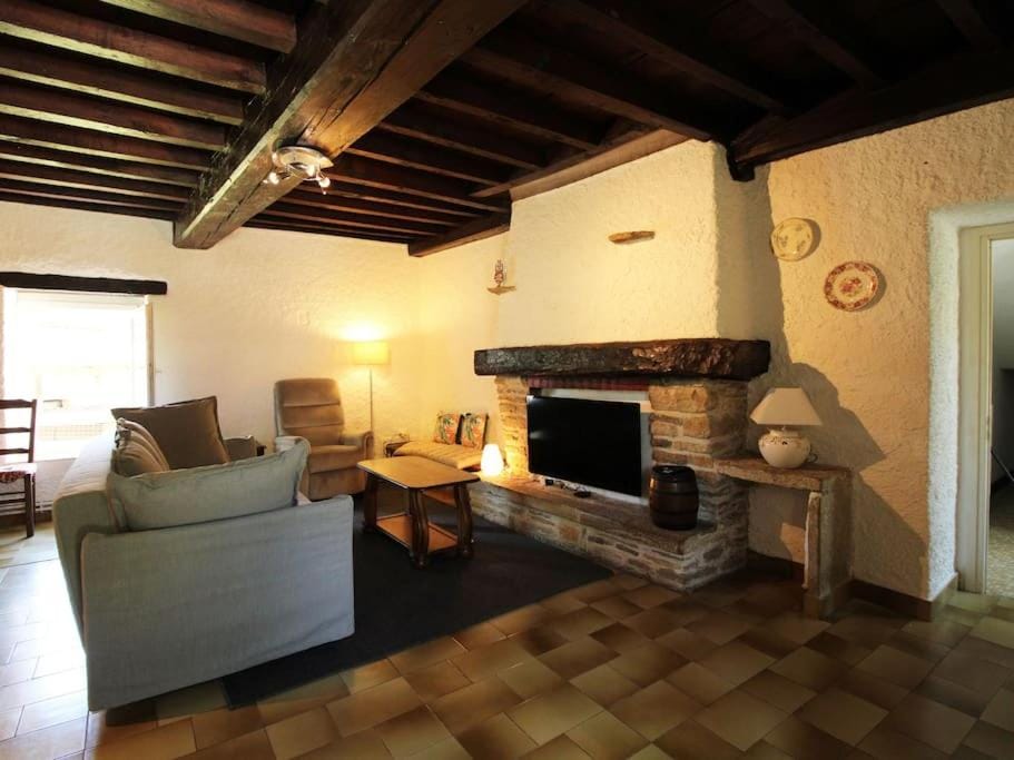 Agréable maison de campagne 12 voyageurs House in Bourgogne-Franche-Comté