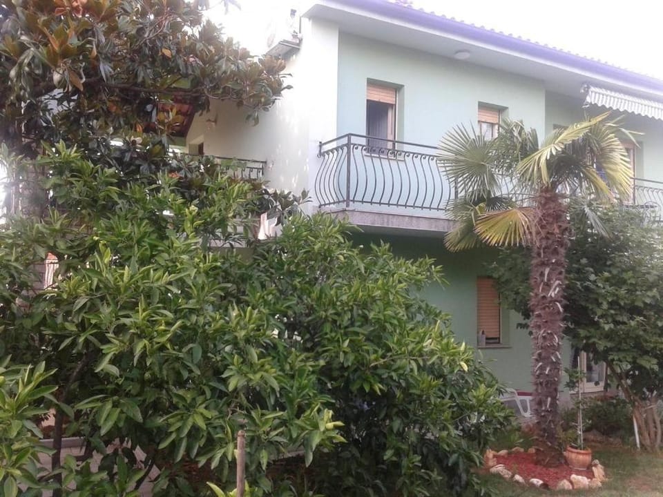 Property building, Facade/entrance, Off site