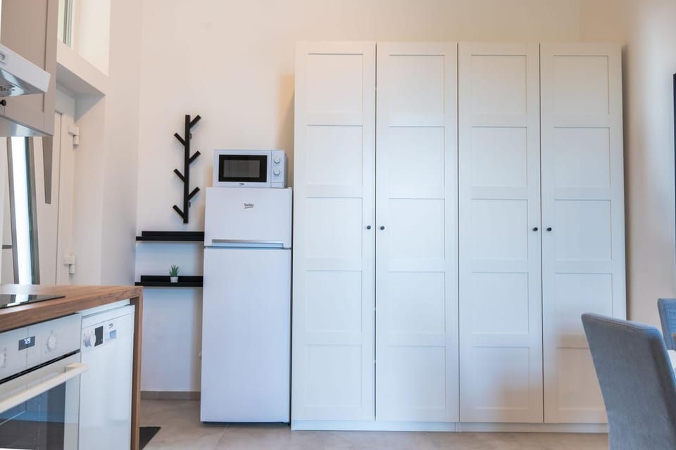 minibar, wardrobe