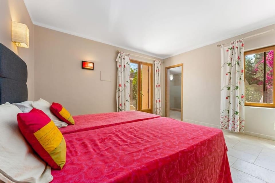 Bedroom, wardrobe
