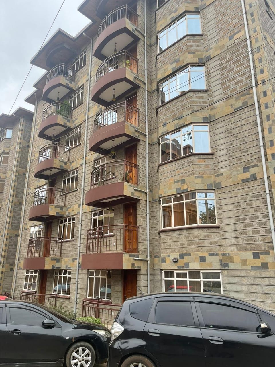 Property building, Day, Location, Parking