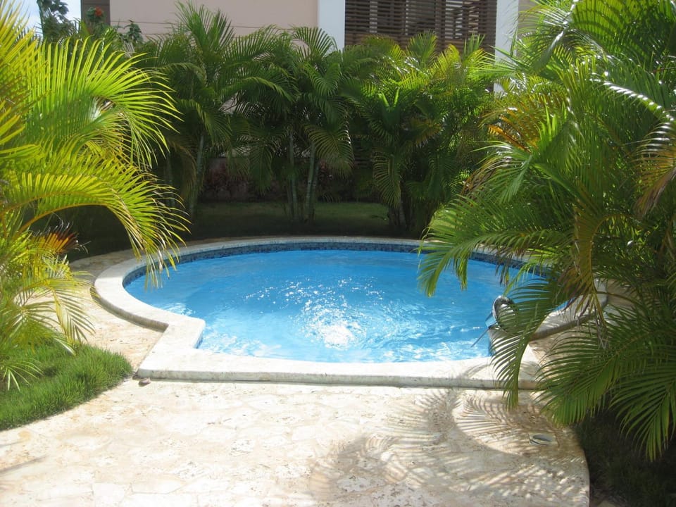 Day, Swimming pool