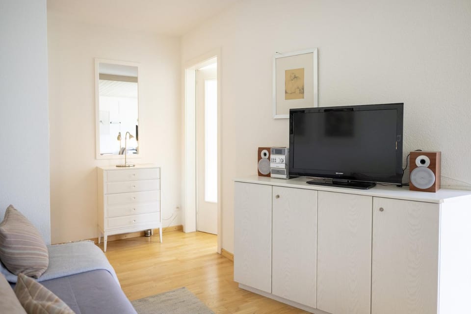 Communal lounge/ TV room, Living room
