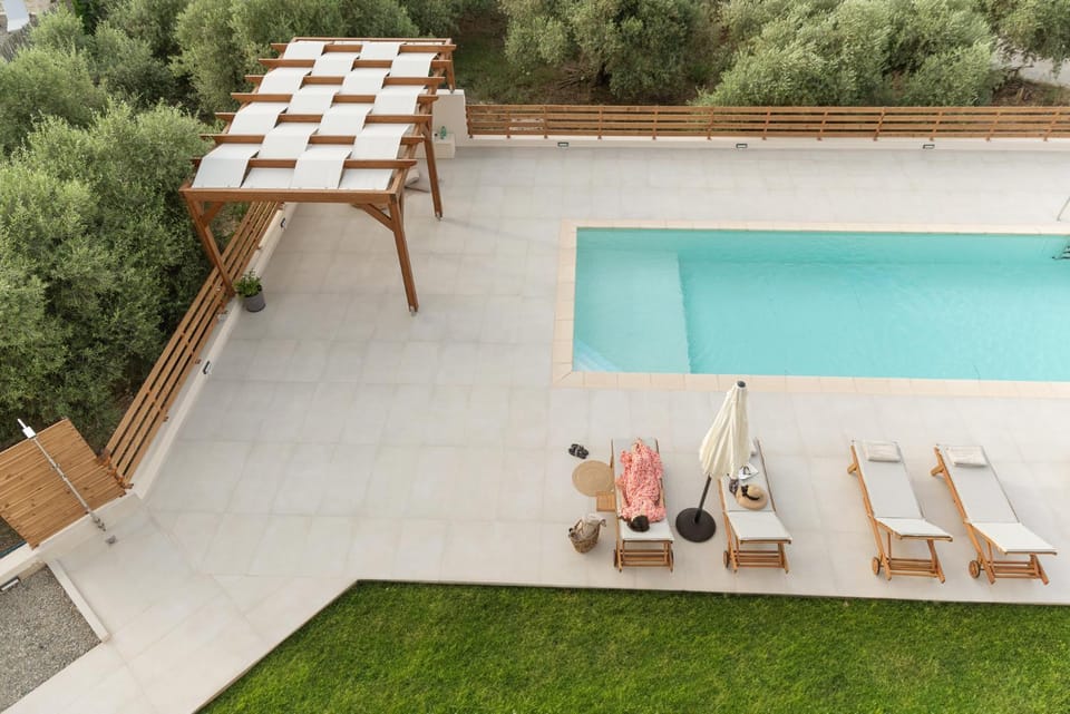 Day, Pool view, Swimming pool, sunbed