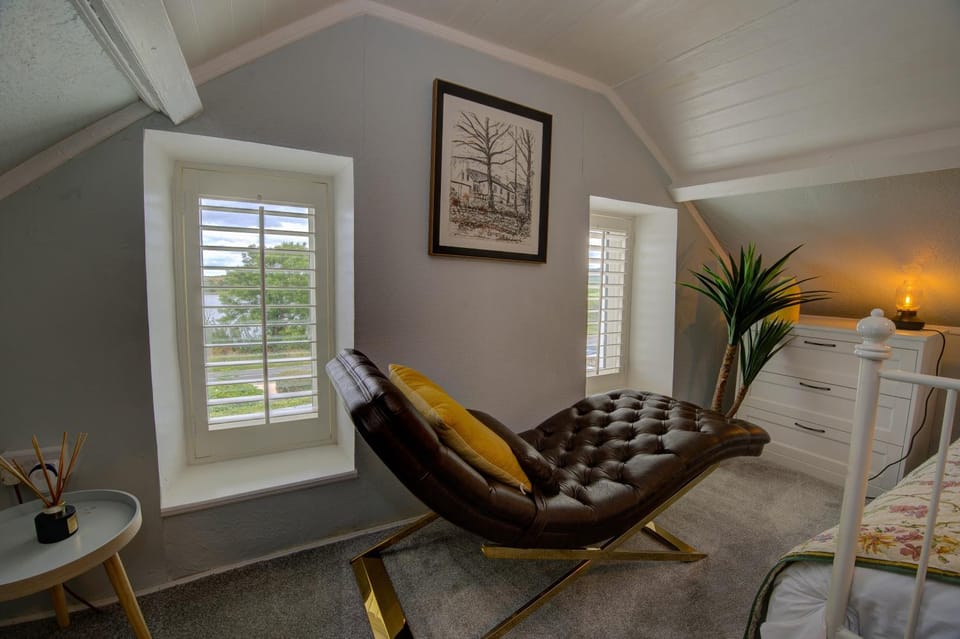 Traditional Cottage with Private Hot Tub in the Heart of Donegal House in County Donegal