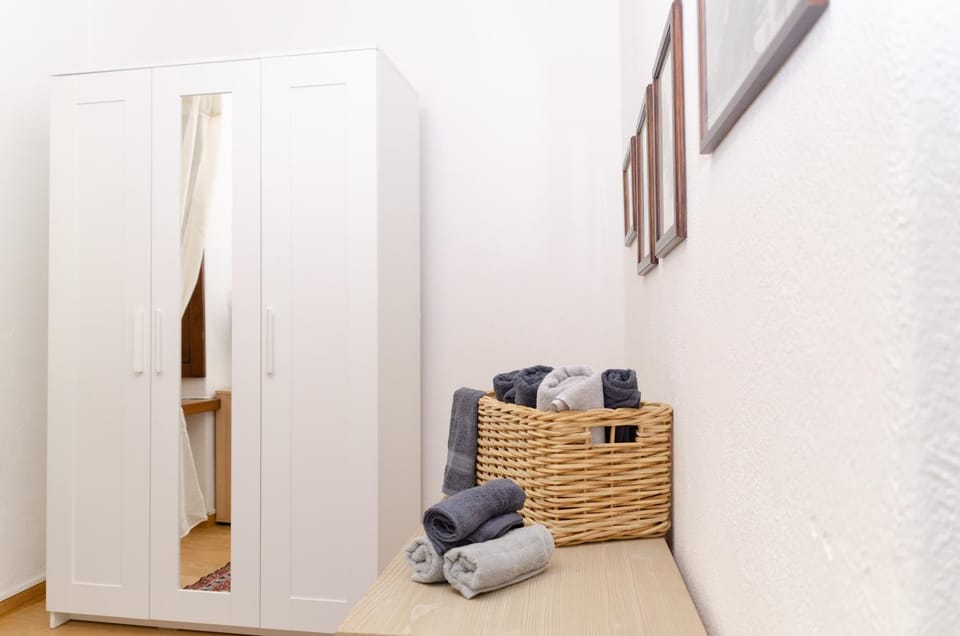 Bedroom, towels, wardrobe