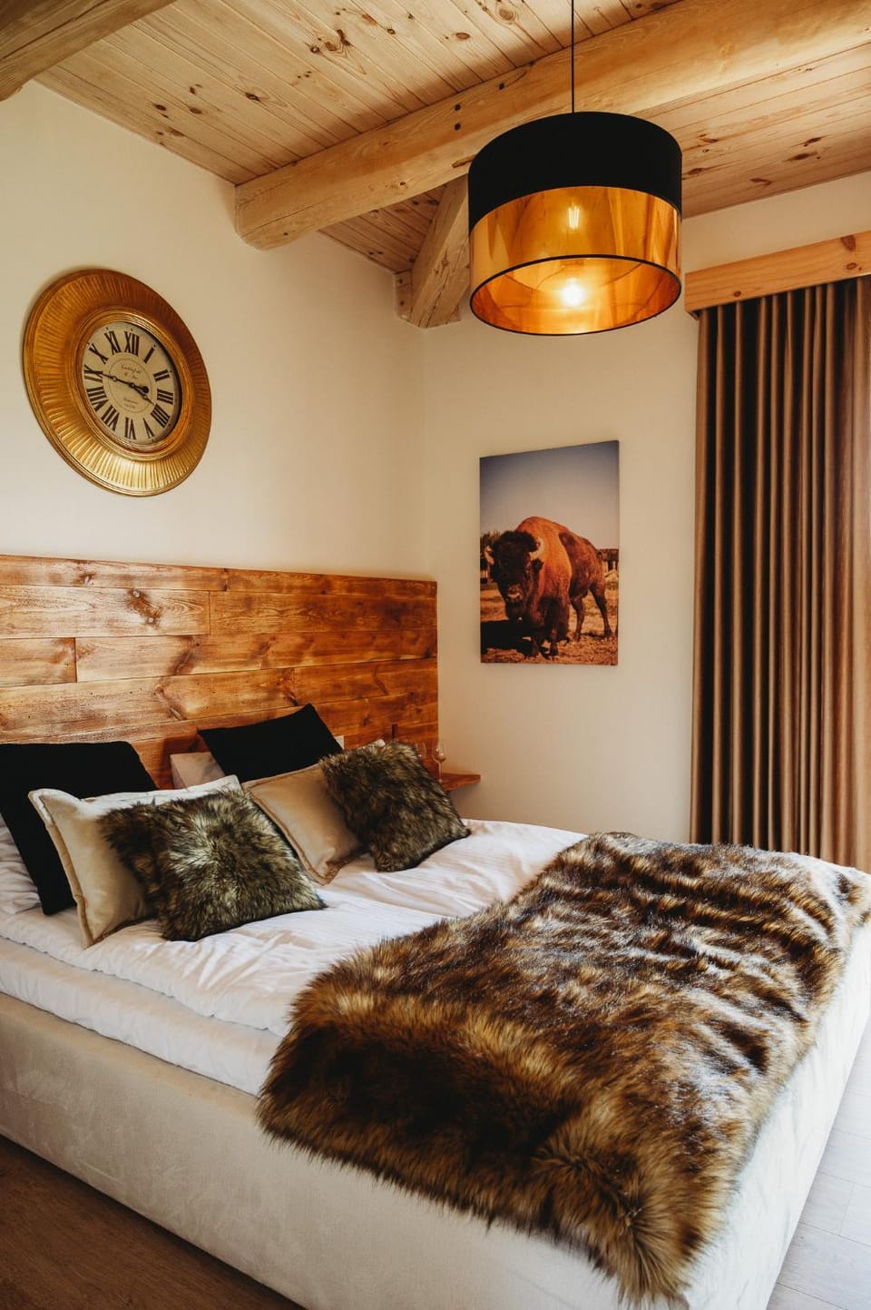 Bed, Photo of the whole room, Bedroom, Garden view