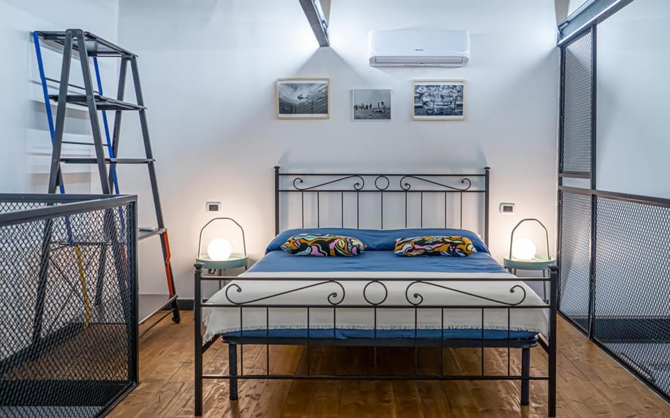 Bed, Photo of the whole room, Bedroom, air conditioner