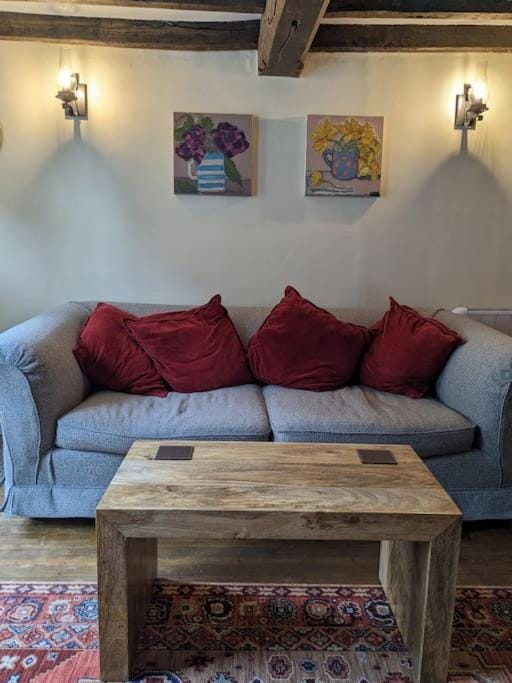 Cosy character cottage in central Marlborough UK House in Marlborough SN8, UK