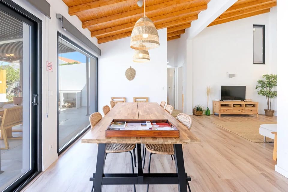 Communal lounge/ TV room, Game Room, Living room, Dining area, Meals