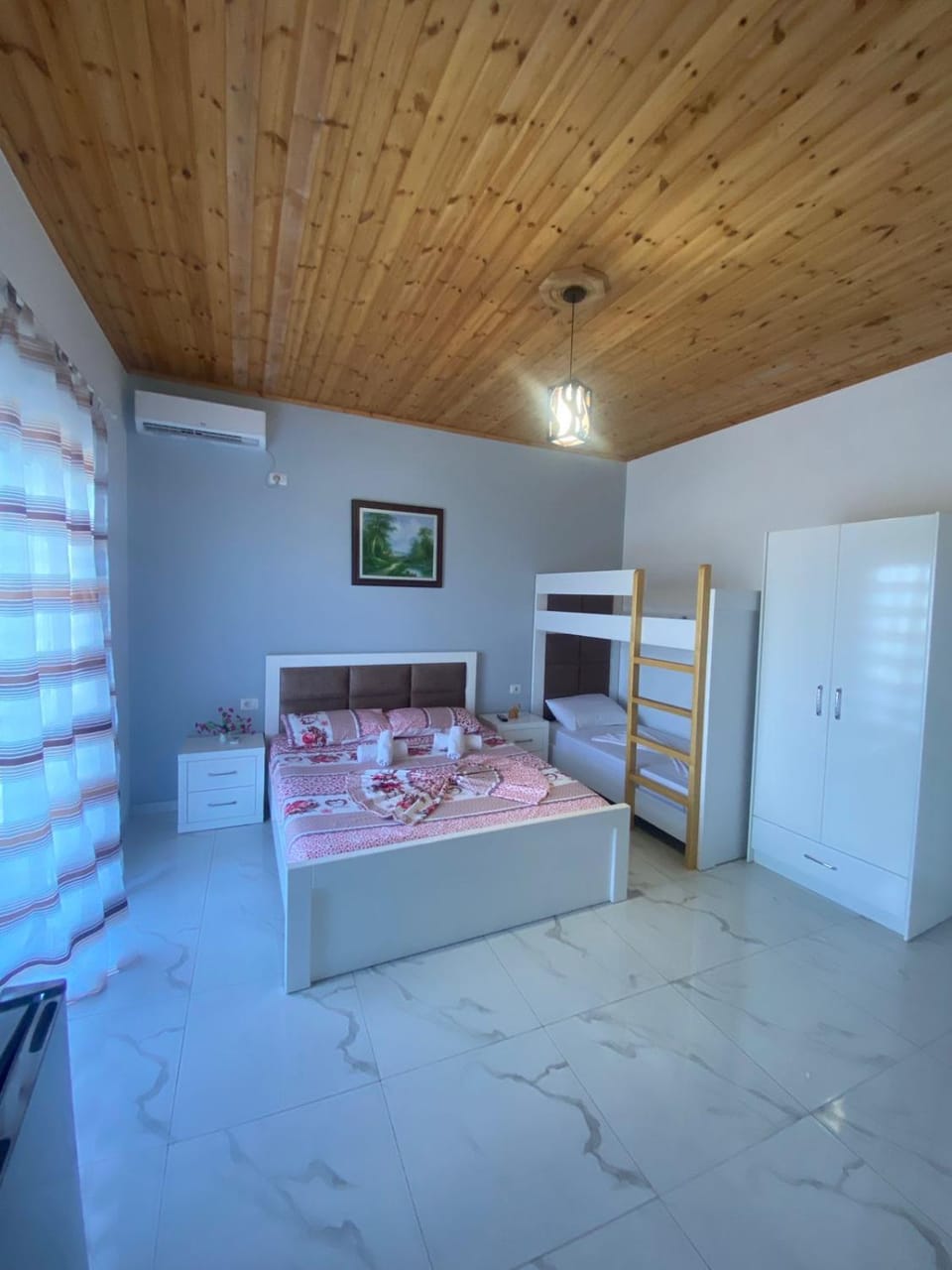 Bed, Kitchen or kitchenette, Photo of the whole room, Bedroom