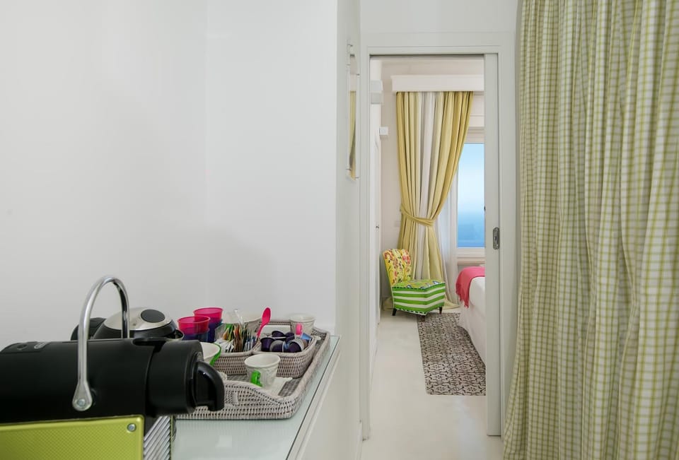 Coffee/tea facilities, Photo of the whole room, Bedroom, Sea view, Family