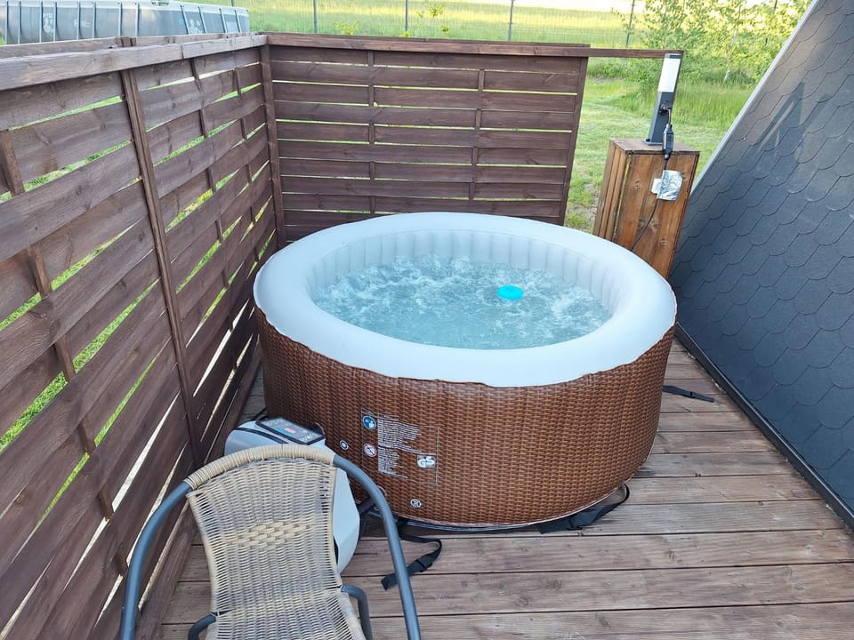 Domek SZAŁAS blisko Świeradów zdrój i zamek Czocha, JACUZZI 60zł pierwsza doba, kolejna 30zł Luxury tent in Lower Silesian Voivodeship