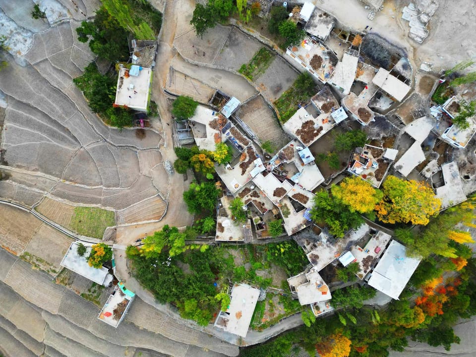 Property building, Day, Neighbourhood, Bird's eye view, Street view, Location
