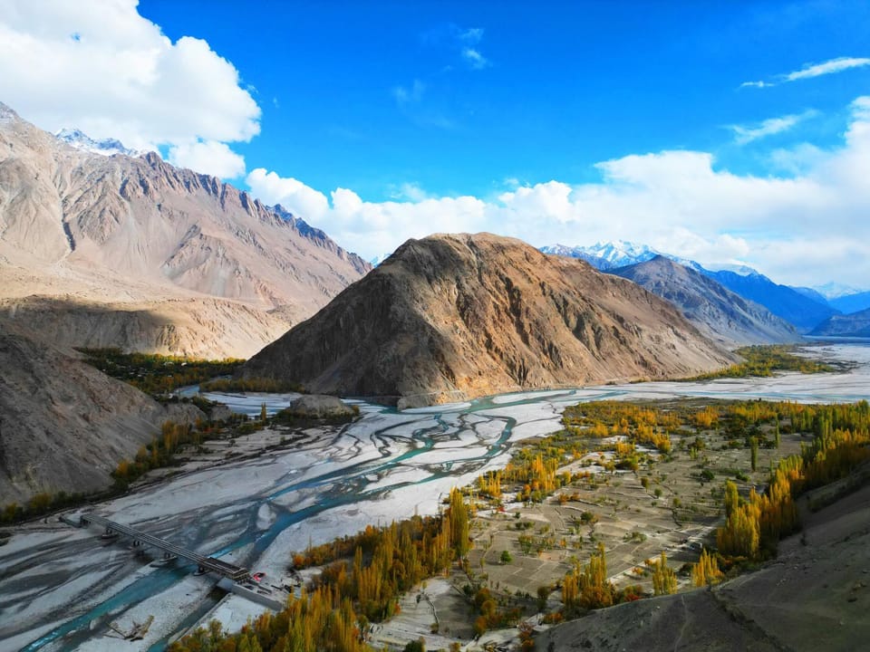 Nearby landmark, Day, Natural landscape, Mountain view, River view