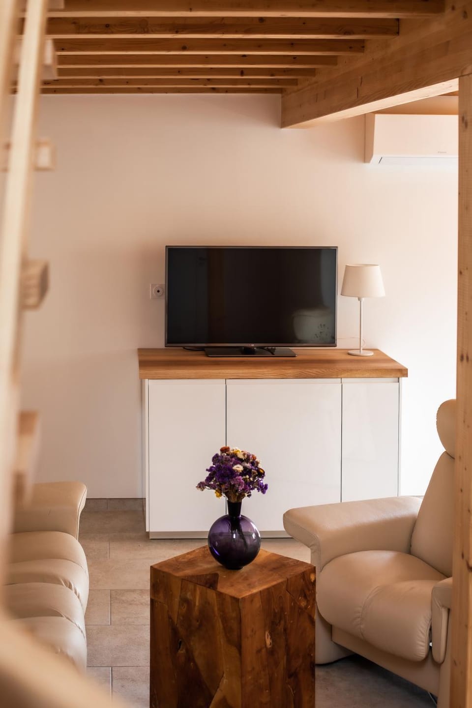 Communal lounge/ TV room, TV and multimedia, Living room, Seating area