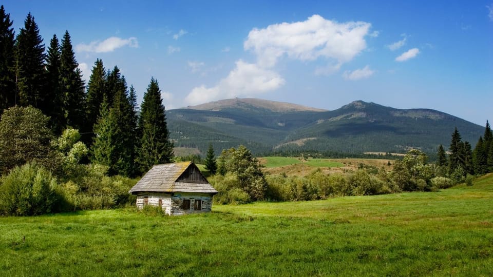 Hiking, Area and facilities