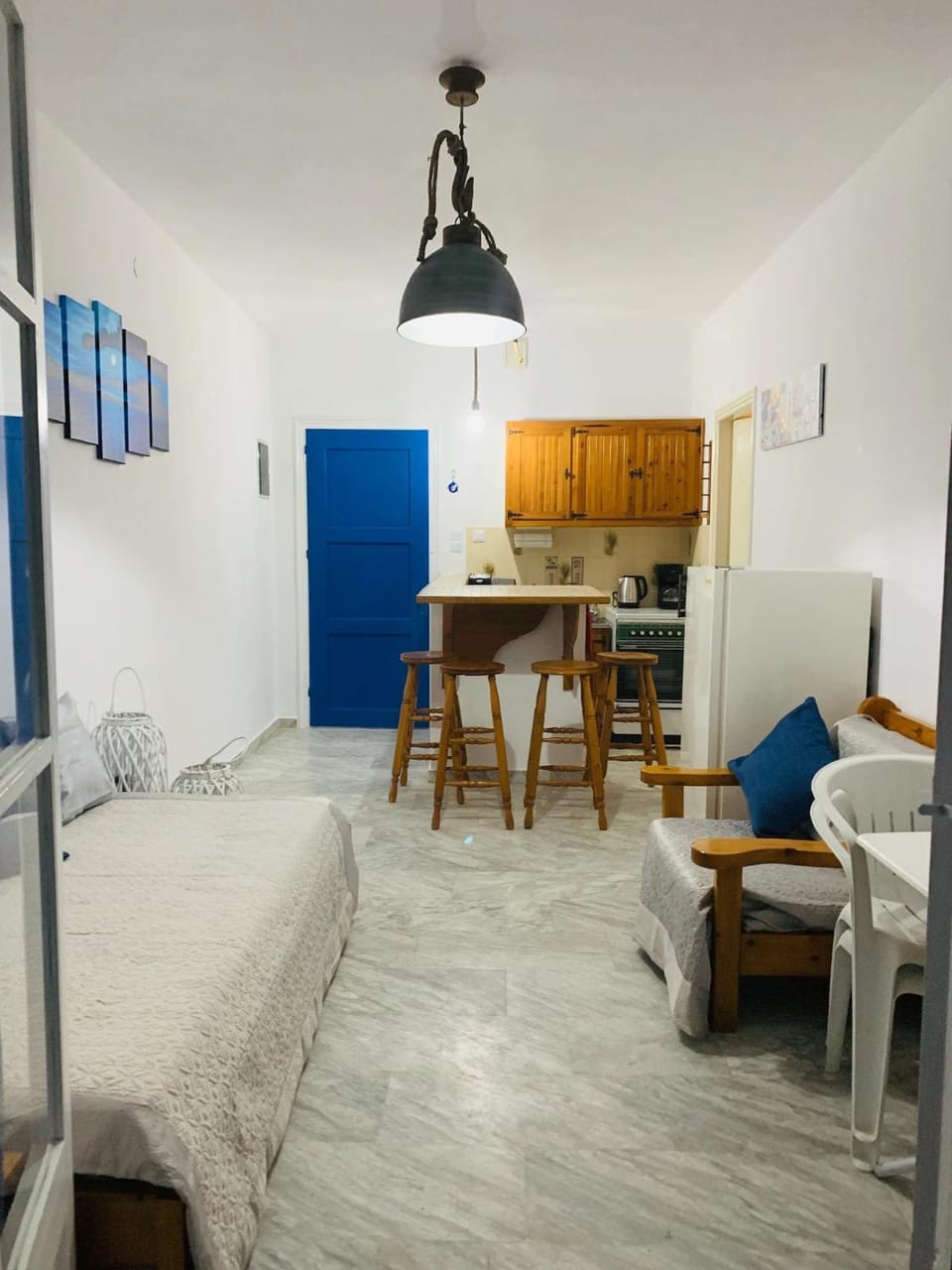 Bed, Living room, kitchen