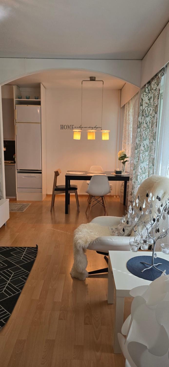 Dining area, kitchen