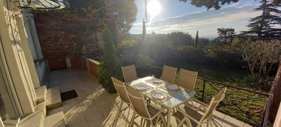 Maison climatisée pour 4 pers a 5min d'Avignon House in Villeneuve-lès-Avignon