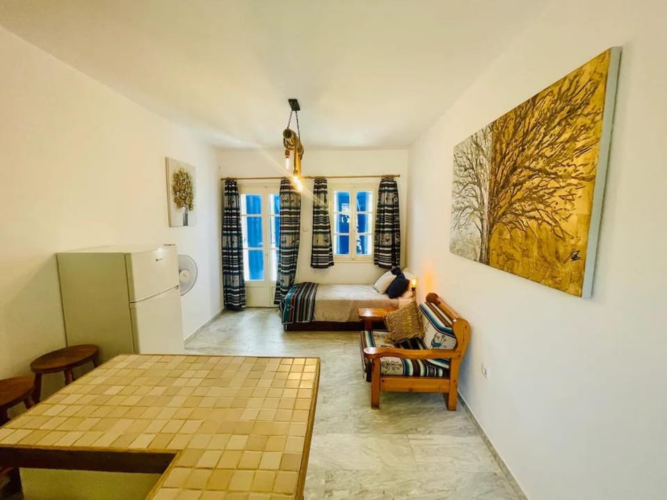 Bed, Living room, kitchen