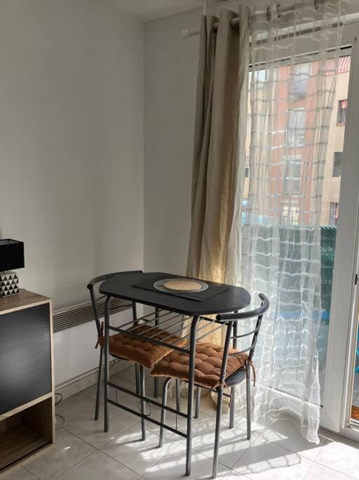 Studio Nice proche plages / université Apartment in Nice