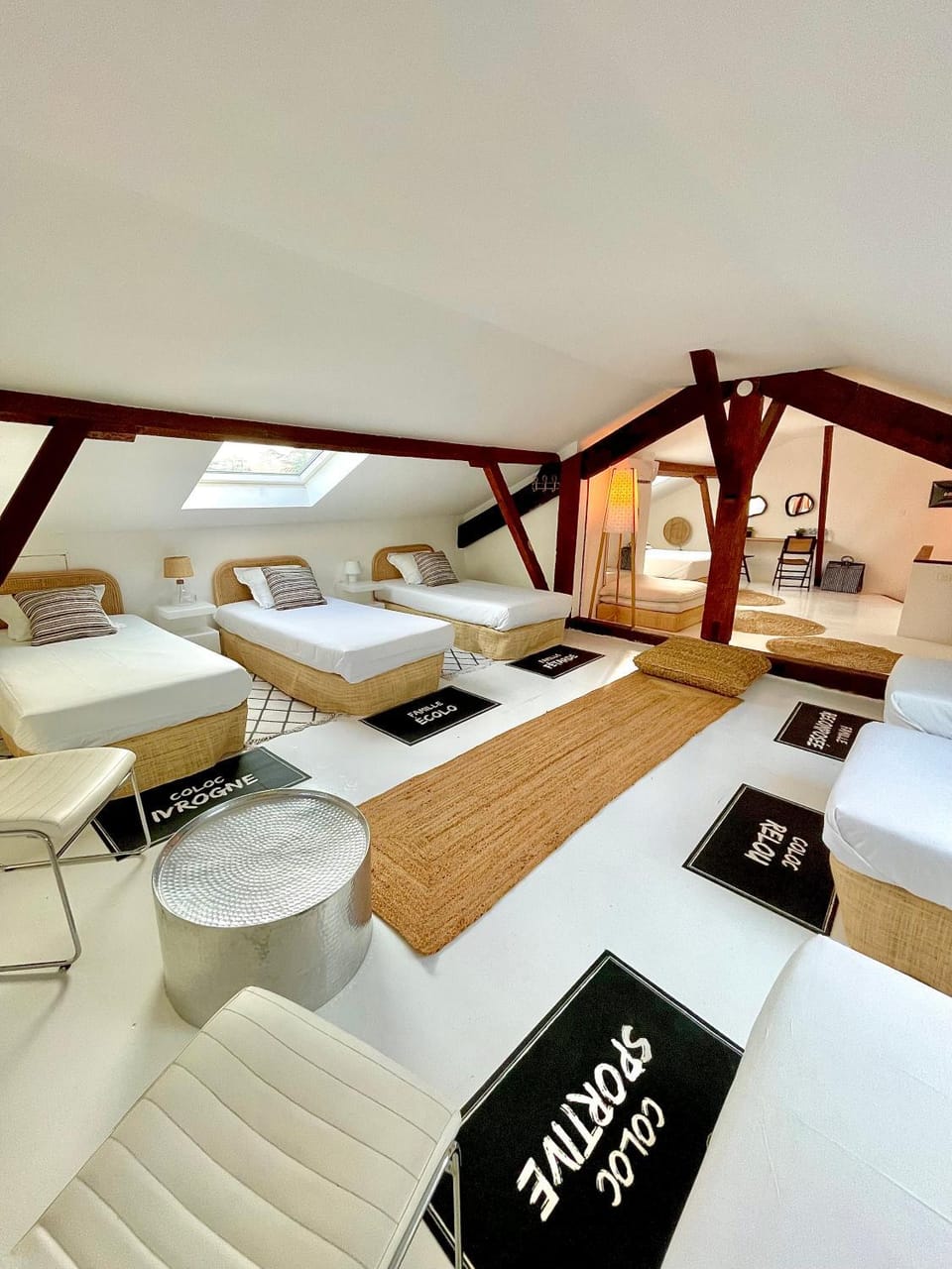 Bed, Photo of the whole room, Seating area, Bedroom