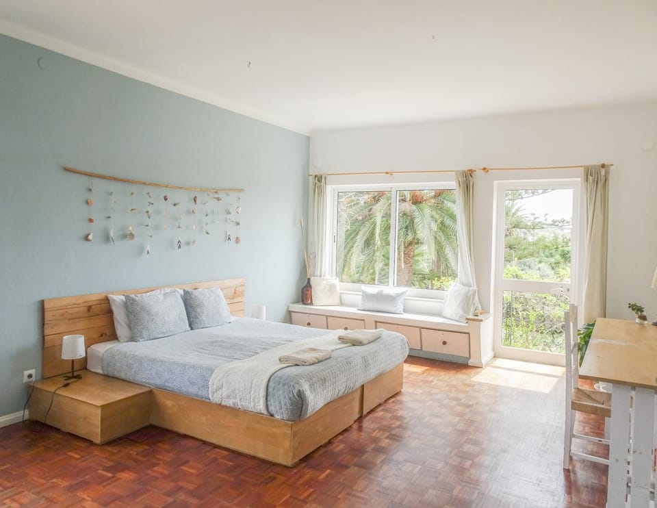 Bed, Photo of the whole room, Bedroom, Garden view, Sea view