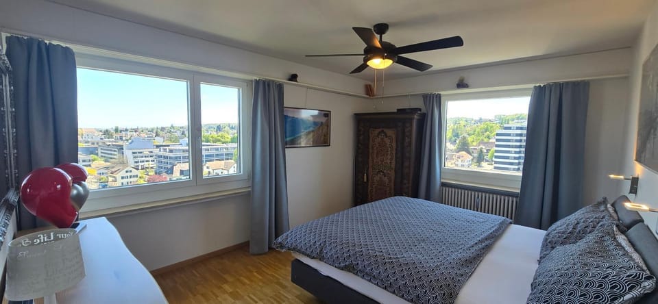 Bed, TV and multimedia, Bedroom