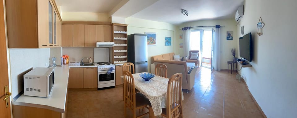 Kitchen or kitchenette, Living room, Seating area, Dining area, minibar, pet friendly, toaster