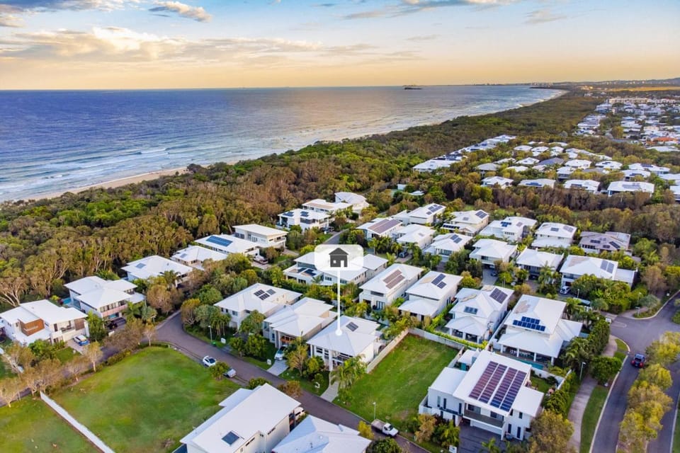The Art House at Beachside House in Coolum Beach