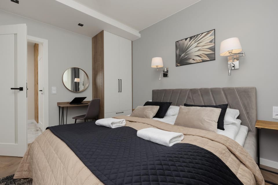 Bed, Photo of the whole room, Bedroom, towels, wardrobe