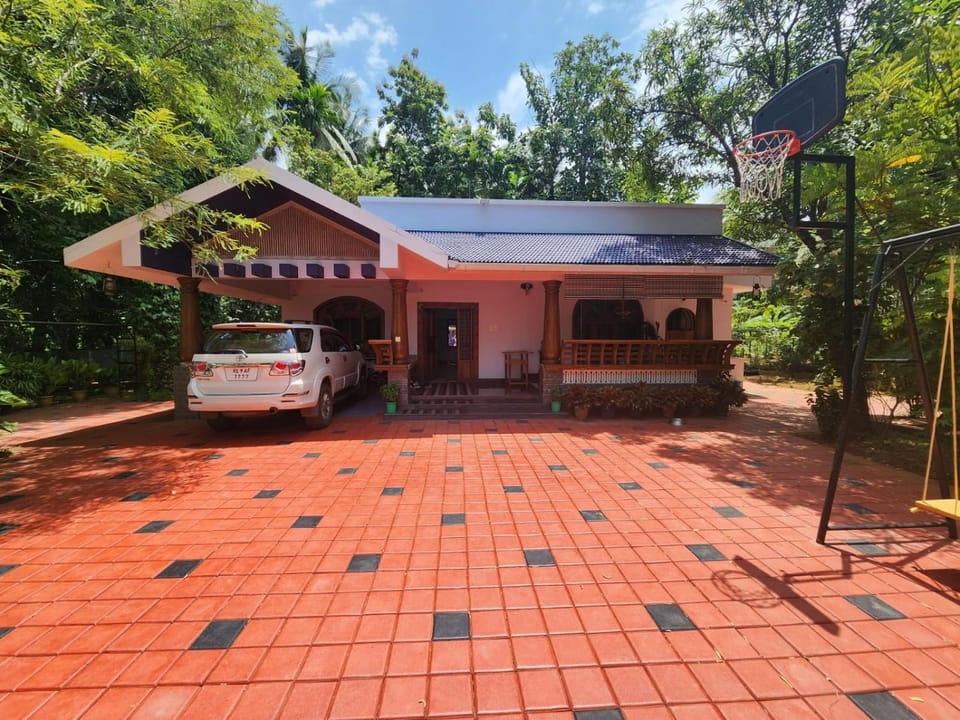 Serenity Villa and Treehouse Villa in Kerala
