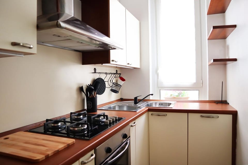 Kitchen or kitchenette, pet friendly, stove
