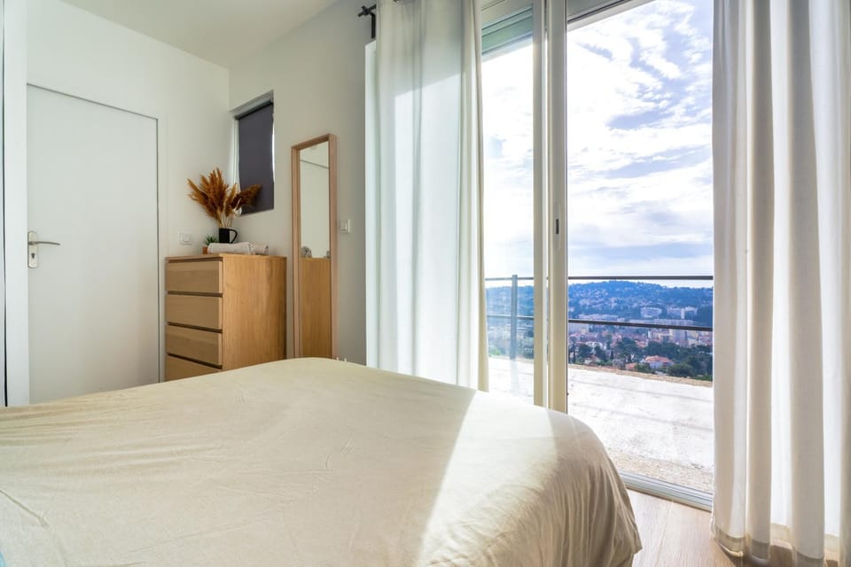 Bed, Photo of the whole room, Bedroom, Mountain view, wardrobe