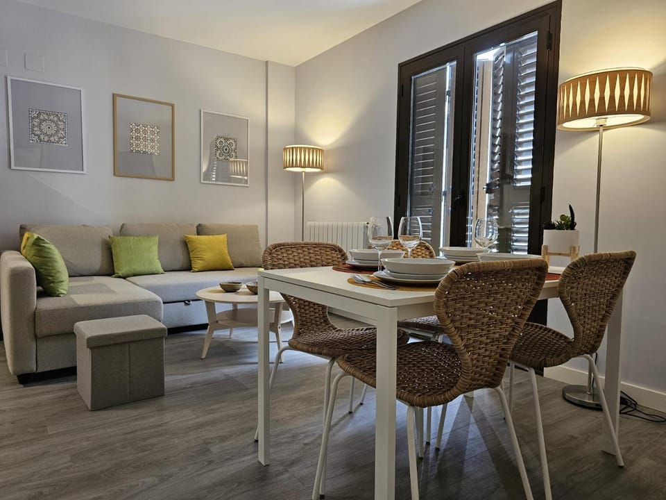Living room, Seating area, Dining area