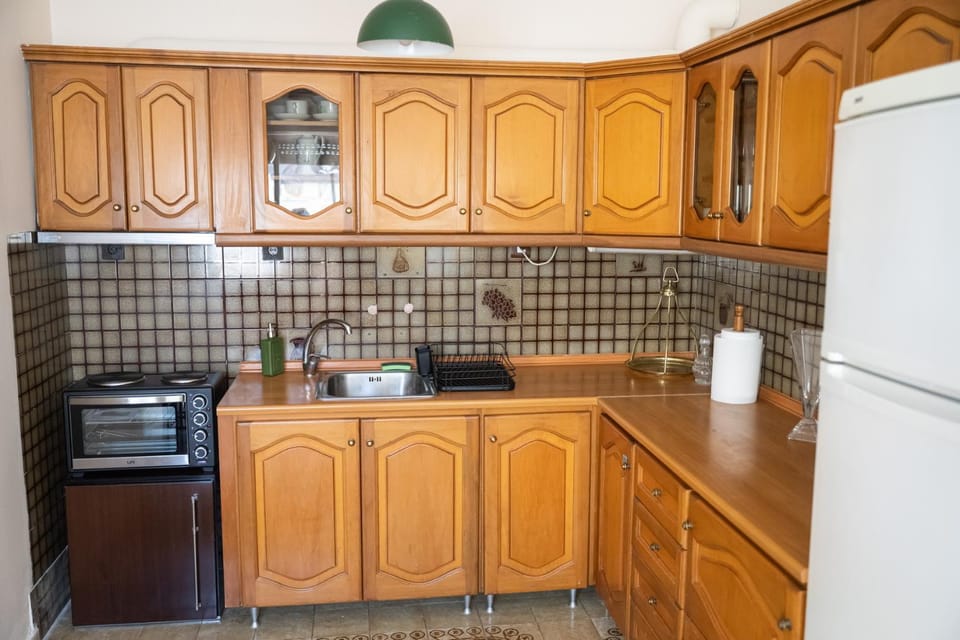Kitchen or kitchenette, oven, stove
