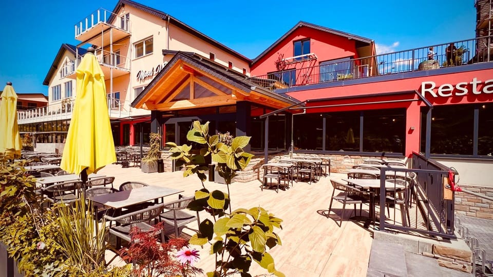 Property building, Restaurant/places to eat, Banquet/Function facilities